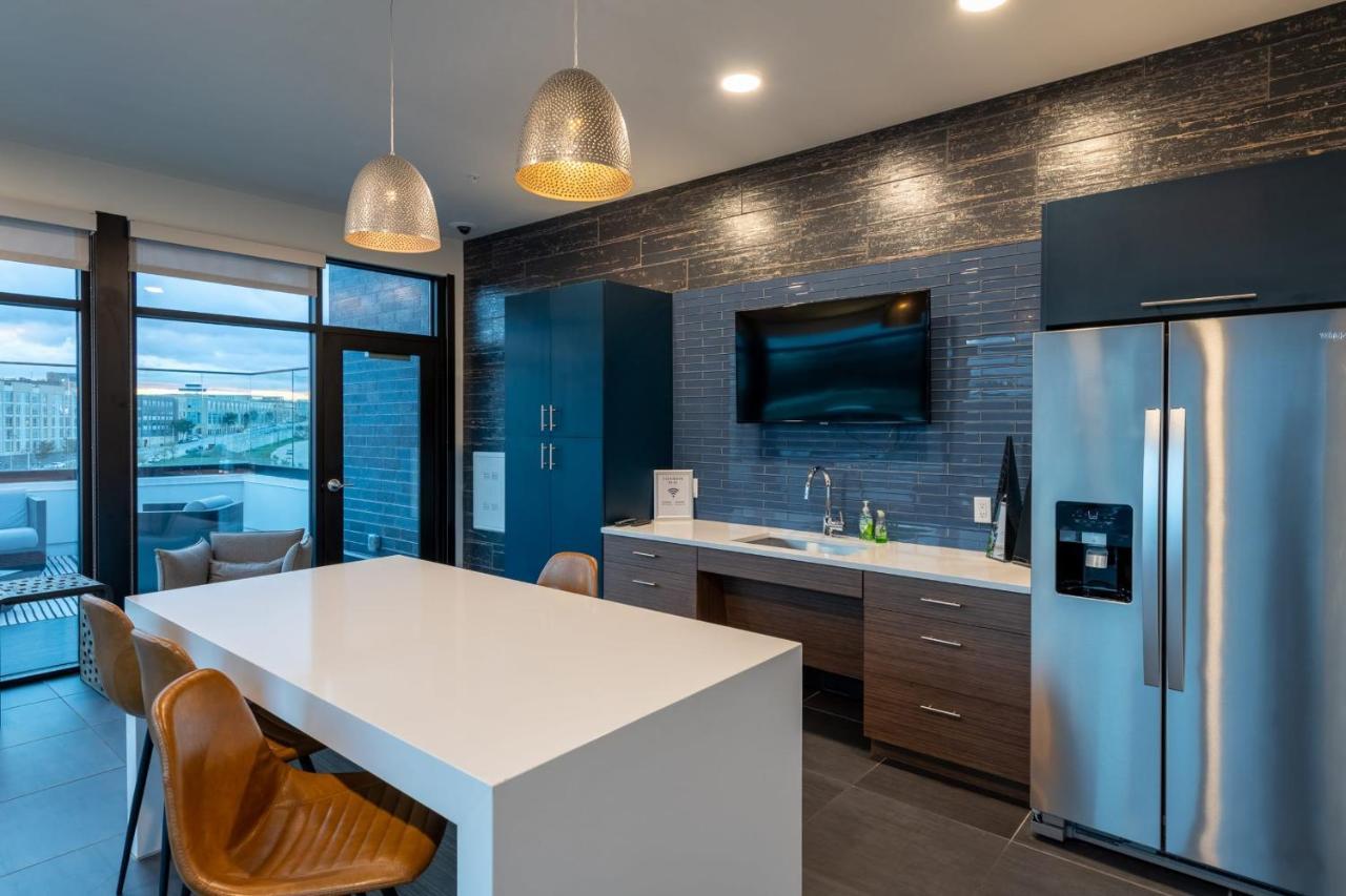 Flexhome Skywalk To Fiserv 1Br Apt U1 Milwaukee Exterior photo